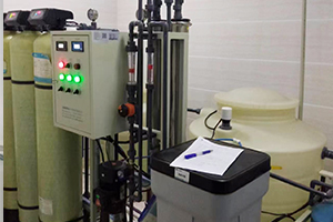 实验室纯水机的 TDS 值很高怎么解决？